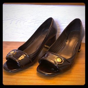🔥 Brown Tory Burch block heels